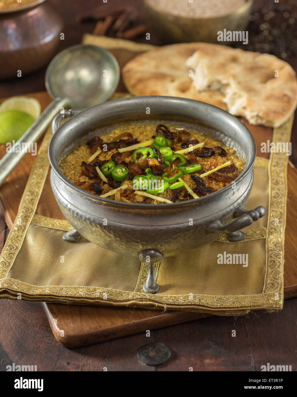 Haleem. Linsen, Fleisch und Gerste Gericht. Nahen Osten und Indien Essen Stockfoto