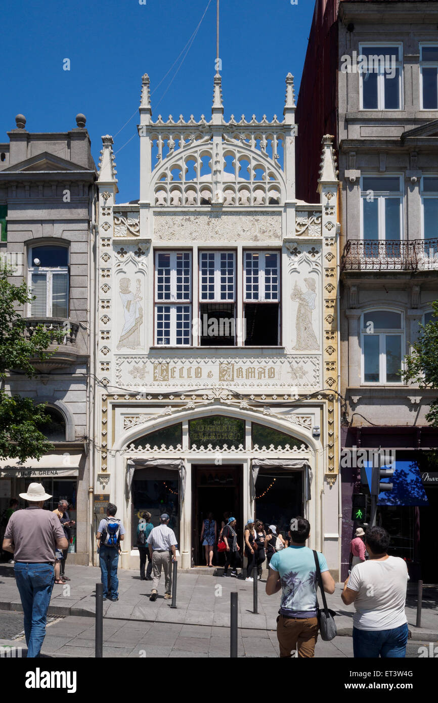 Lello bookstore porto portugal fotos und bildmaterial in hoher