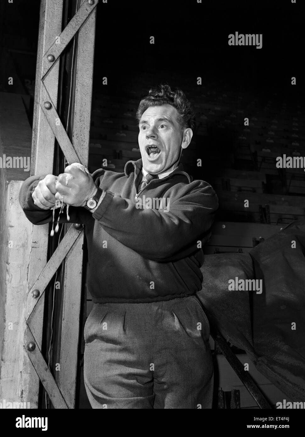 Charlton Athletic Trainer Jimmy Trotter. 20. November 1952. Stockfoto