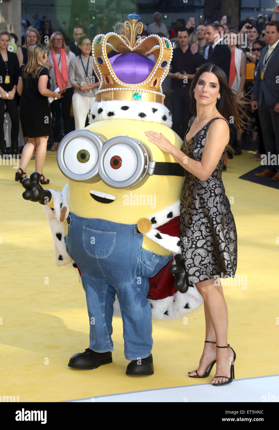 LONDON, ENGLAND, UK - Juni 11 - Sandra Bullock besucht die "Schergen" Welt-Premiere im Odeon Leicester Square am 11. Juni 2015 in London, England. Bildnachweis: Stills Presse/Alamy Live-Nachrichten Stockfoto