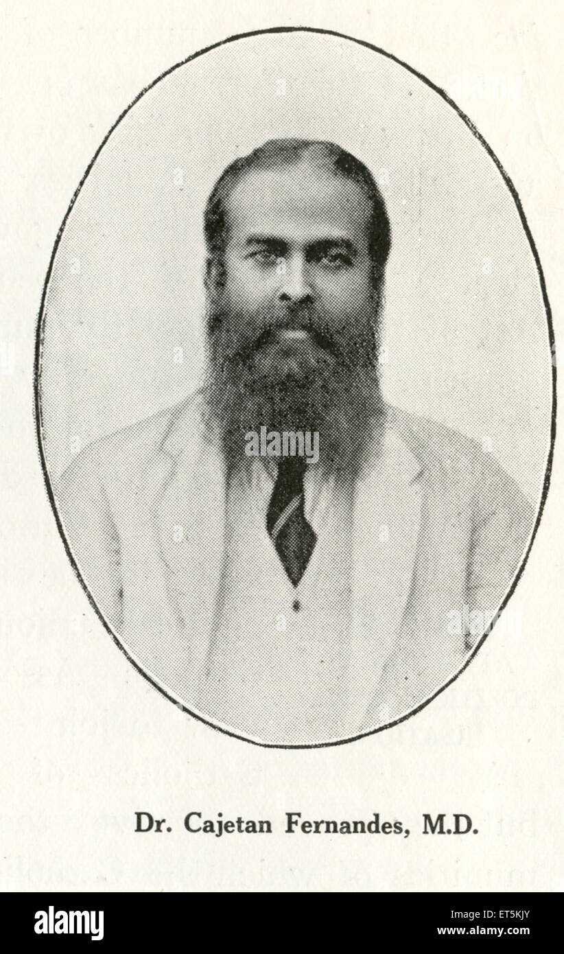 Katholische Gemeinschaft; Dr. Chaietan Fernandes; MD; Bombay; Mumbai; Maharashtra; Indien; Asien; asiatisch; indisch; alter Jahrgang 1900s Bild Stockfoto
