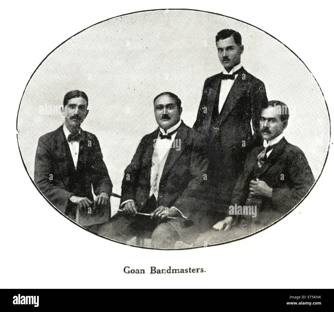Katholische Gemeinschaft; Goan Bandmasters; Bombay; Mumbai; Maharashtra; Indien; Asien; asiatisch; indisch; alter Jahrgang 1900s Bild Stockfoto