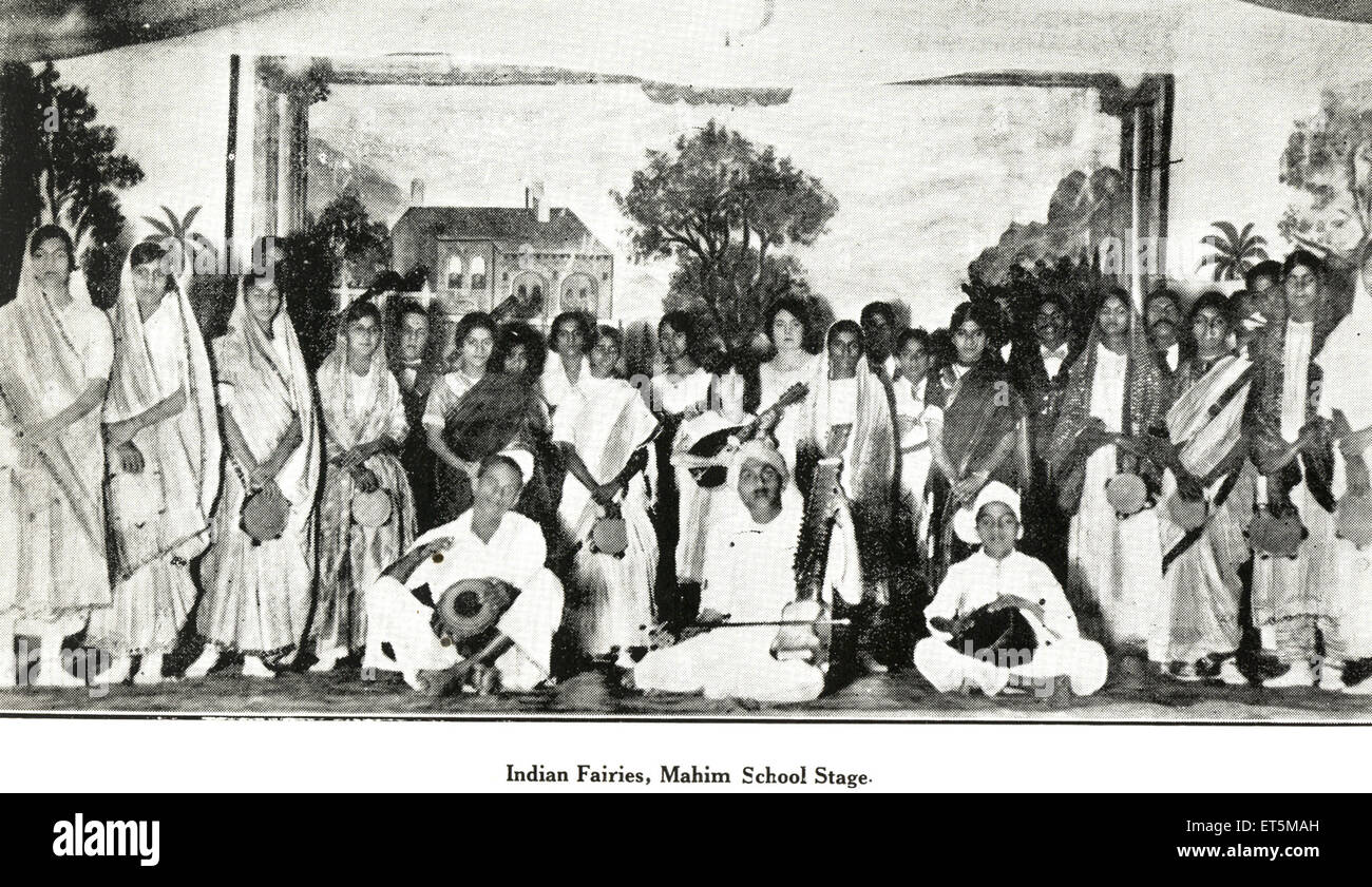 Katholische Gemeinschaft; Indische Feen; Mahim Schulbühne; Bombay; Mumbai; Maharashtra; Indien; Asien; asiatisch; indisch; alter Jahrgang 1900s Bild Stockfoto