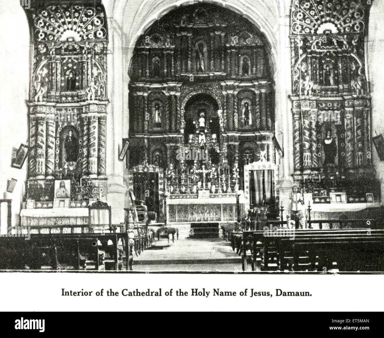 Katholische Gemeinde Innenraum der Kathedrale der Heiligen Namen Jesu; Damaun Daman; Indien-UT Stockfoto