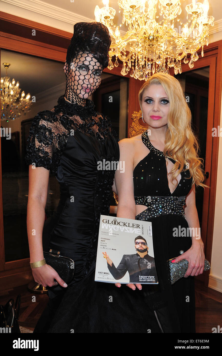 Gloeoeckler Magazin-release-Party in Gloeoeckler Galerie Unter Den Linden.  Mitwirkende: Micaela Schäfer, Yvonne Woelke Where: Berlin, Deutschland bei: 11. Dezember 2014 Credit: WENN.com Stockfoto