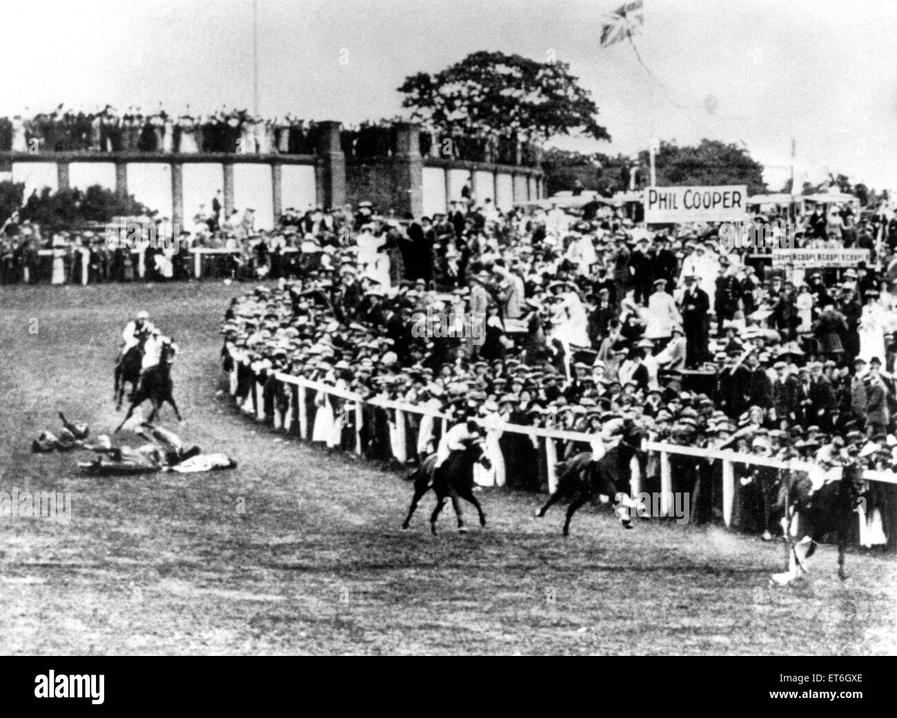 Frauenrechtlerin Emily Davidson Versuch, König George V Pferd "Jockey" an der Epsom Derby, 4. Juni 1913 zu stoppen. Stockfoto