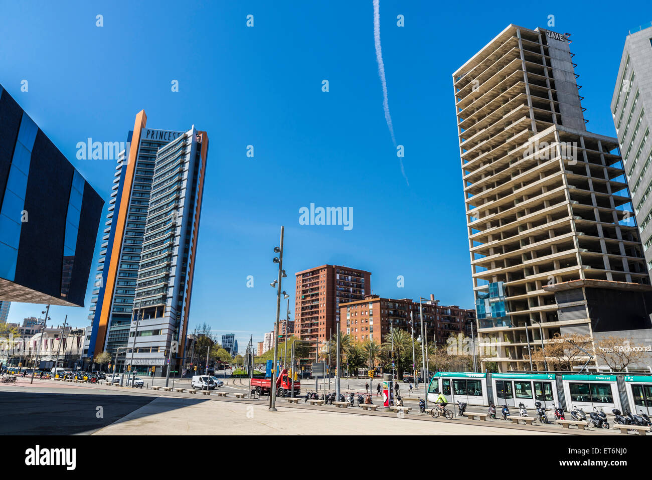 Neue Wolkenkratzer und andere im Bau in einem neuen Geschäftsviertel bekannt als Diagonal Zero in Barcelona, Katalonien, Spanien. Stockfoto