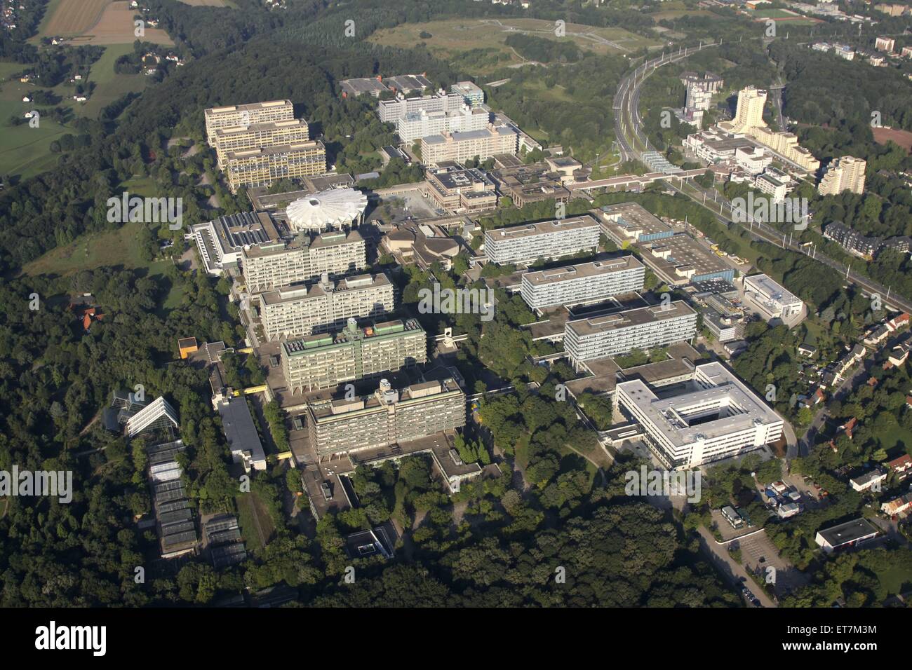 Ruhr-Universität Bochum von Osten aus gesehen...gabs Mit Botanischem Garten (links), Deutschland, Nordrhein-Westfalen, Ruhrgebiet, Boc Stockfoto