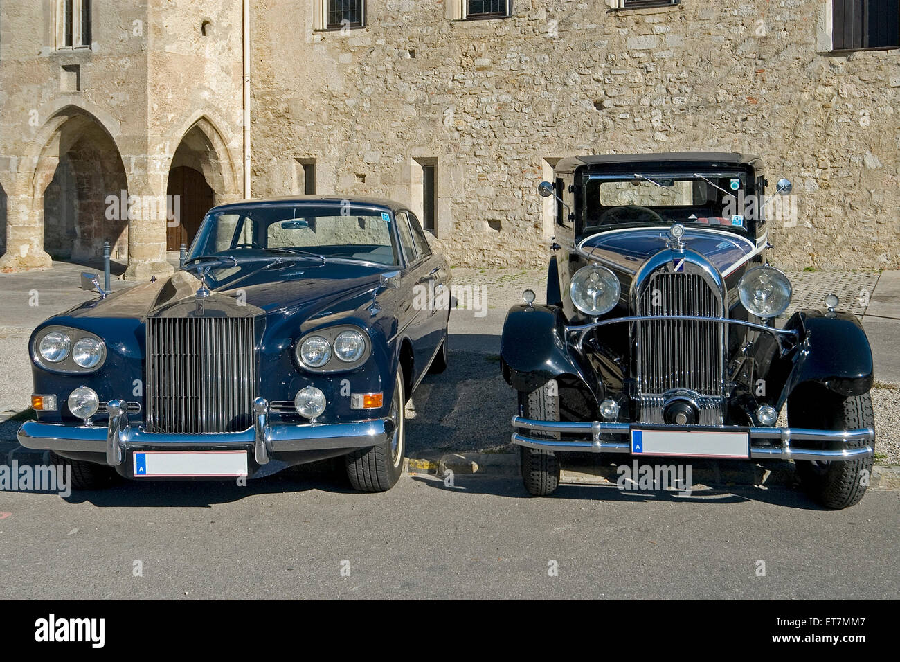 Oldtimer, Rolls-Royce Silver Cloud III 1964 und Talbot M75C 1930 Stockfoto