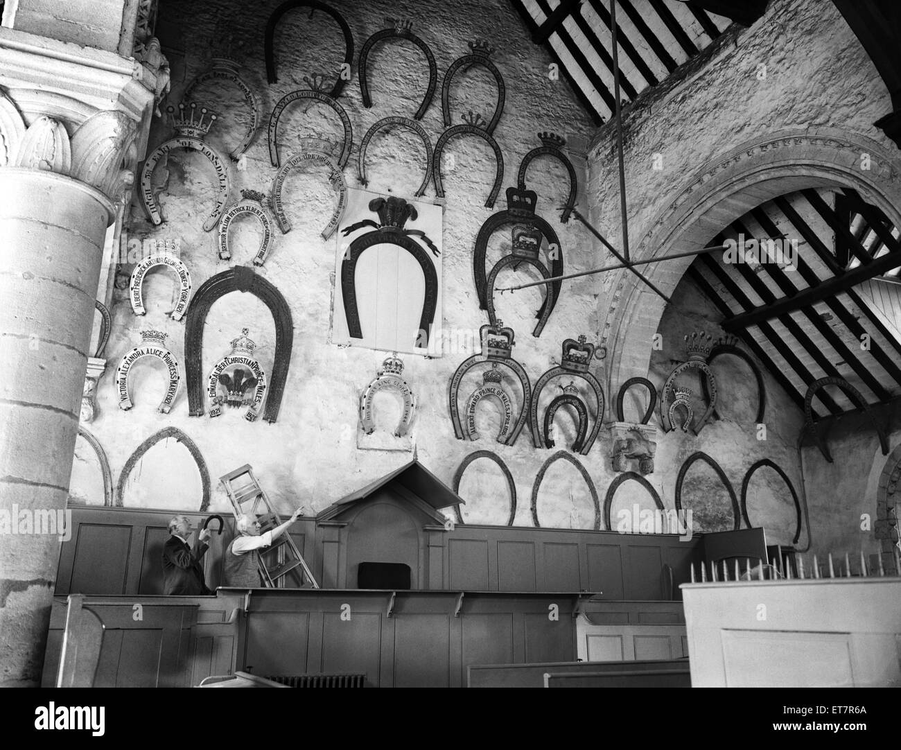 Die Hufeisen-Auflistung in Oakham Castle in Oakham, Rutland. Ca. 1952. Stockfoto