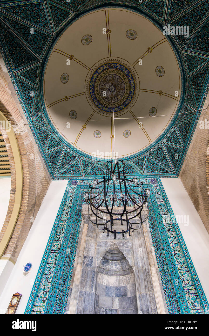 Innen-und niedrigen Winkel Blick auf Alaaddin Camii Moschee, Konya, Türkei Stockfoto