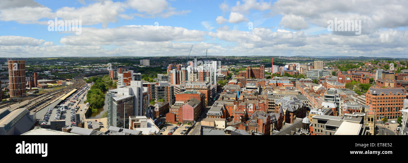 Panoramablick auf die Skyline der Stadt Leeds anzeigen Kerze Haus und Bahnhof, Yorkshire United Kingdom Stockfoto