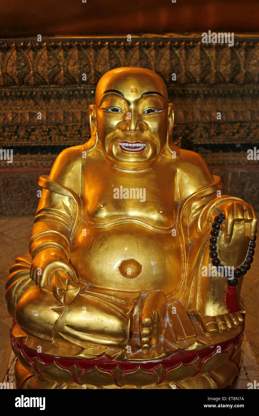 Im chinesischen Stil Buddha-Statue mit Topfbauch Stockfoto