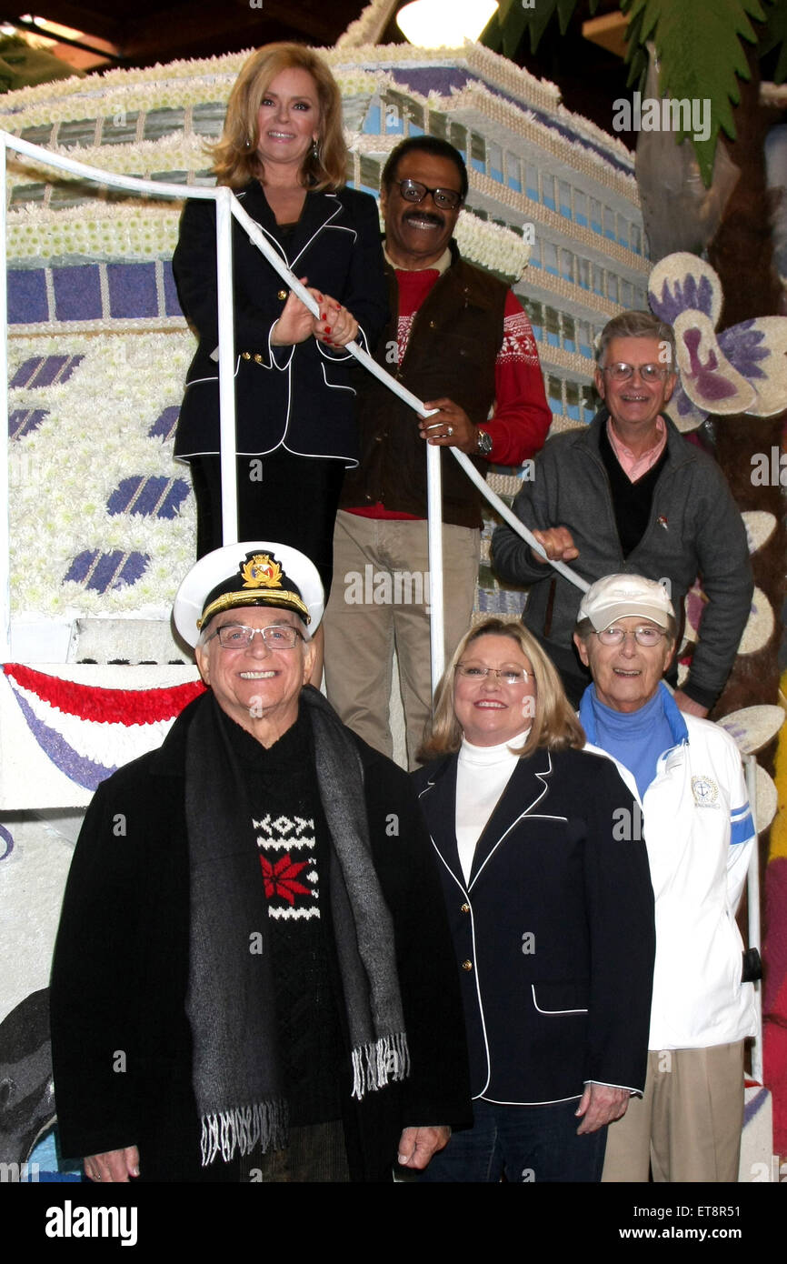 Die ursprüngliche Besetzung von The Love Boat wieder zu vereinen, Princess Cruises Rose Parade Float im Rosemont Pavillon Pasadena mit schmücken: Lauren Tewes, Jill Whelan, Gavin MacLeod, Fred Grandy, Ted Lange, Bernie Kopell Where: Pasadena, Kalifornien, USA bei: Kredit-30. Dezember 2014: Nicky Nelson/WENN.com Stockfoto