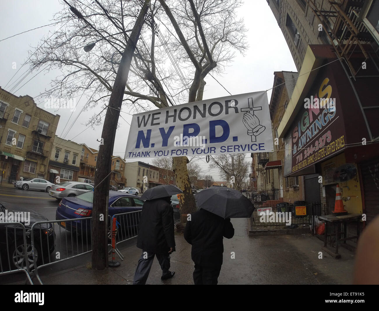 New Yorker Bürgermeister Bill de Blasio kümmert sich die Totenwache für getöteten NYPD Offizier Wenjian Liu Aievoli Funeral Home Featuring abgehaltenen: Atmosphäre wo: Brooklyn, New York, USA bei: Kredit-3. Januar 2015: TNYF/WENN.com Stockfoto