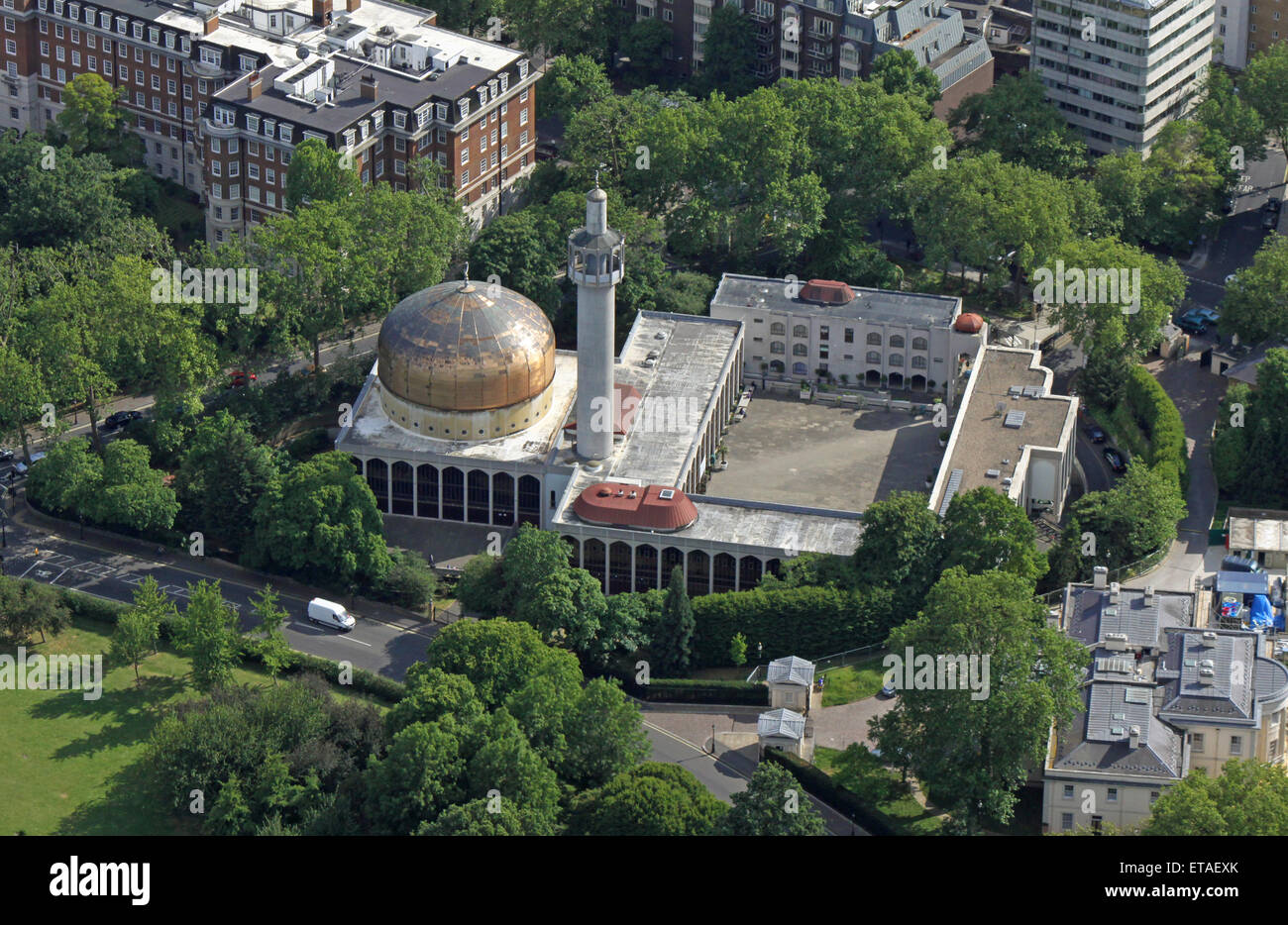 Luftaufnahme des islamischen Kulturzentrums und die London Central Mosque, in der Nähe des Regents Park, London, UK Stockfoto