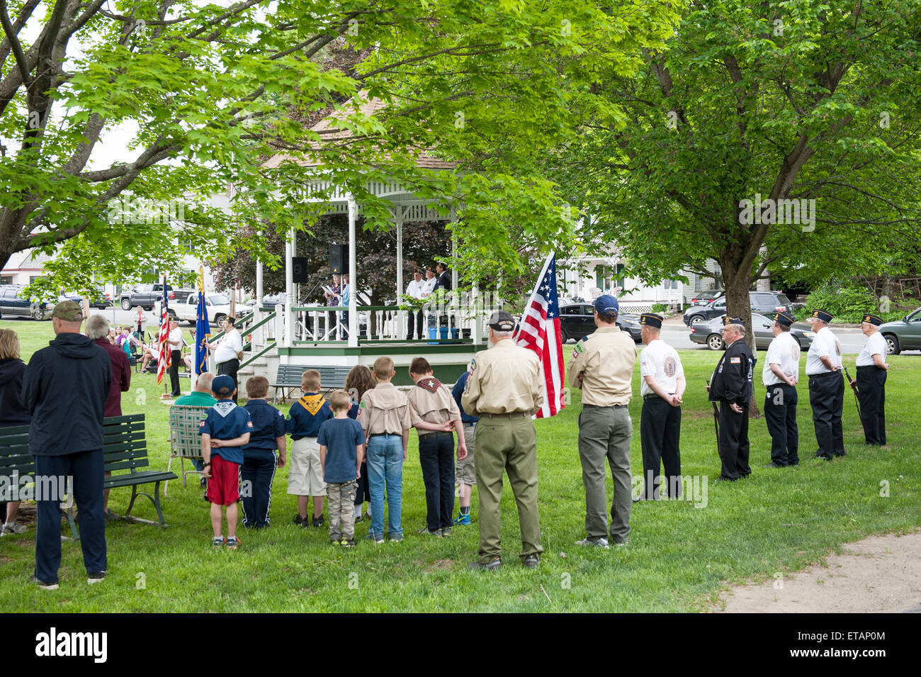 Veteranen und Dorfbewohner beobachten Memorial Day Zeremonie in Townshend Vermont Stockfoto