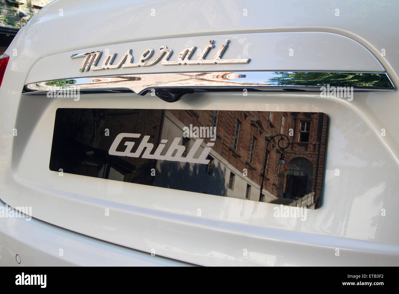Turin, Italien, 11. Juni 2015. Rückansicht von Maserati Ghibli. Auf der Automesse Parco Valentino wurden 93 Autos von vielen Automobilherstellern und Autodesignern in Turin, Italien, ausgerichtet. Stockfoto