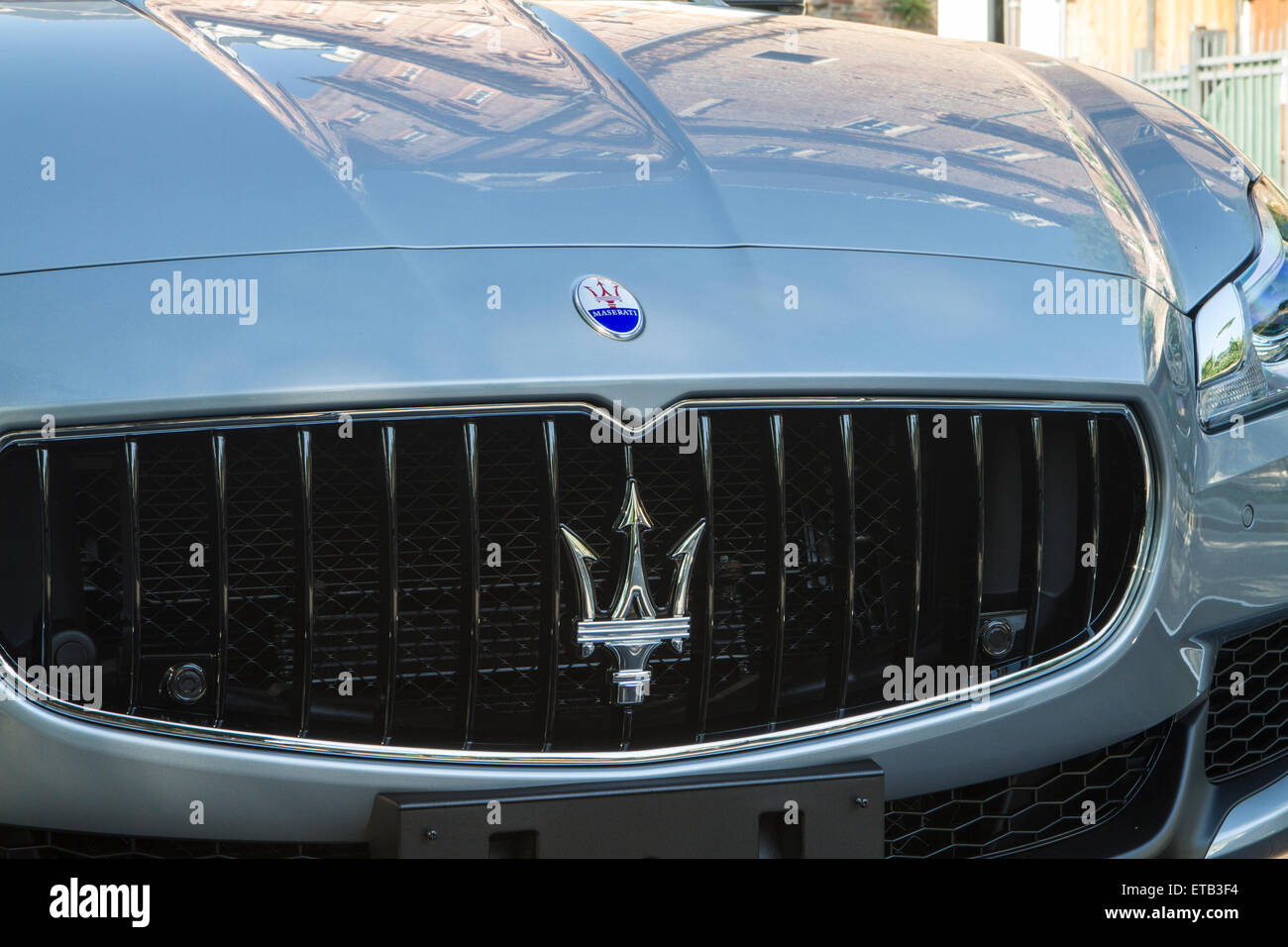 Turin, Italien, 11. Juni 2015. Vorderansicht des Maserati Quattroporte. Stockfoto