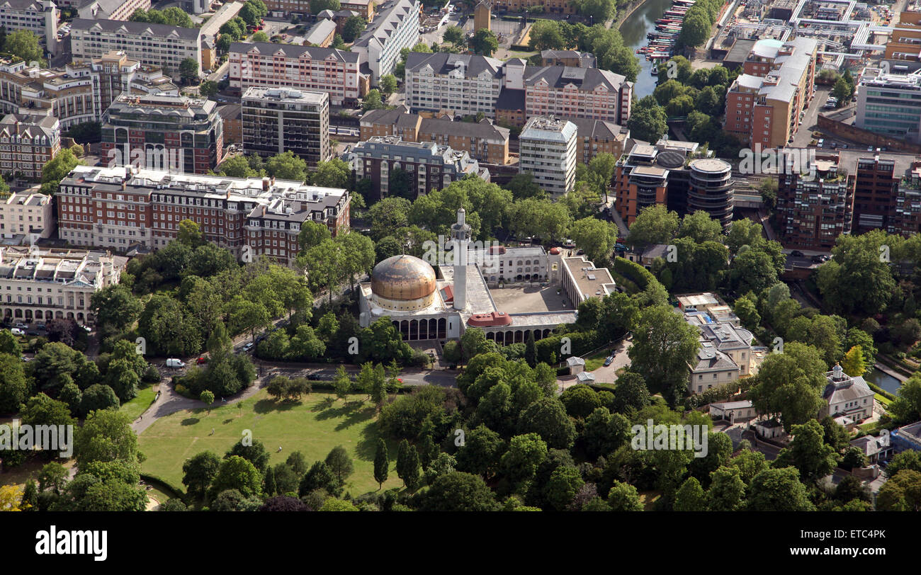 Luftbild von The Islamic Cultural Centre und The London Central Mosque, in der Nähe von Regents Park, London, UK London NW8 7RG Stockfoto