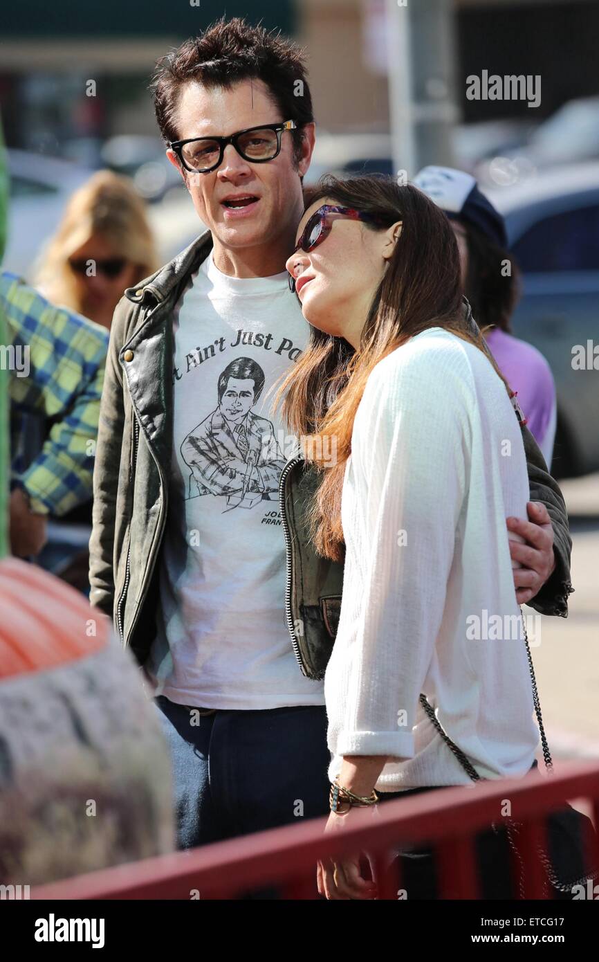 Johnny Knoxville nimmt seine Familie in Studio City Farmers Market Featuring: Johnny Knoxville, Philip John Clapp, wo Naomi Nelson: Los Angeles, California, Vereinigte Staaten von Amerika bei: 18. Januar 2015 Credit: WENN.com Stockfoto