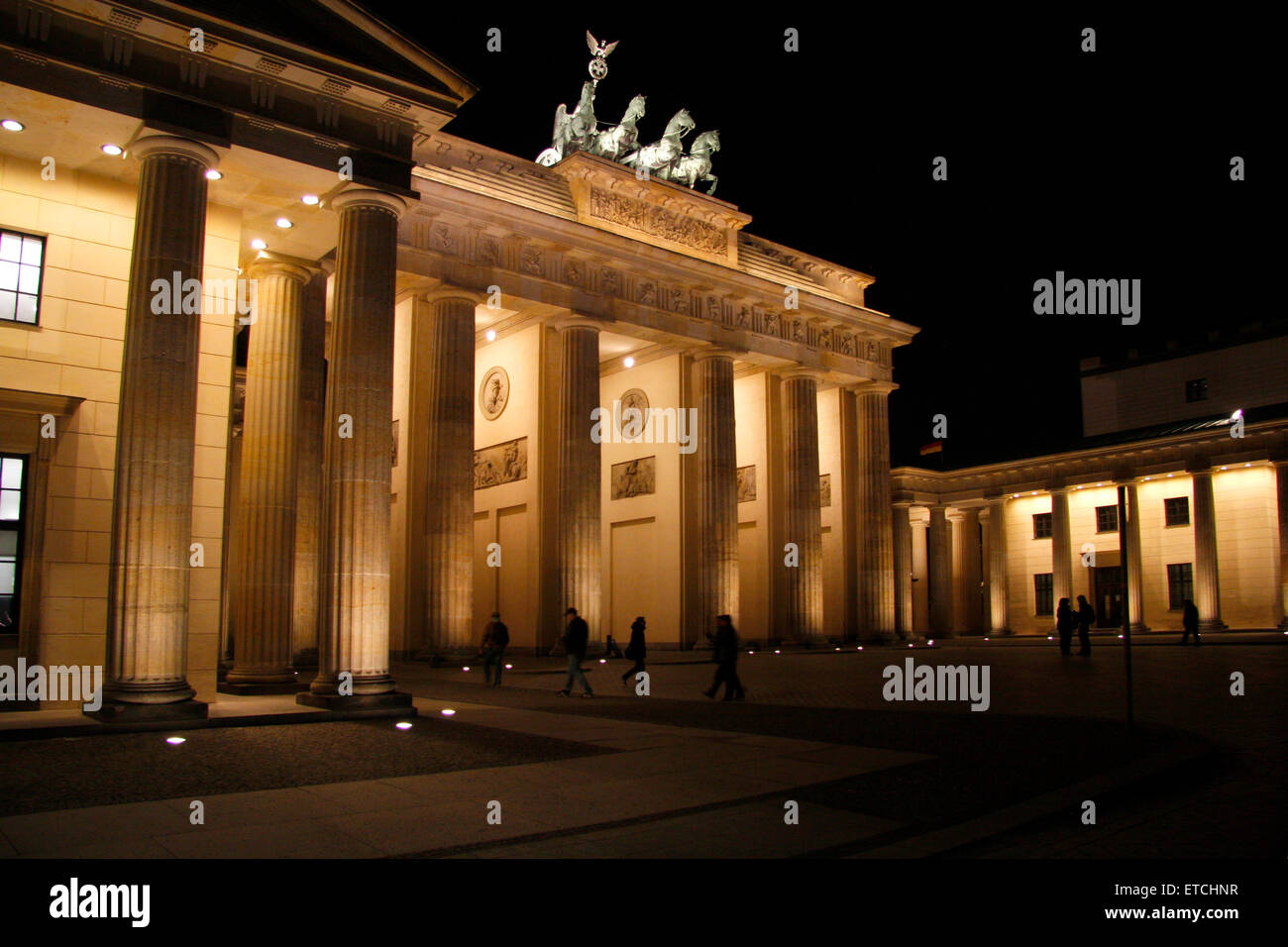 Februar 2012 - BERLIN: das Brandenburger Tor am Pariser Platz in Berlin-Mitte. Stockfoto
