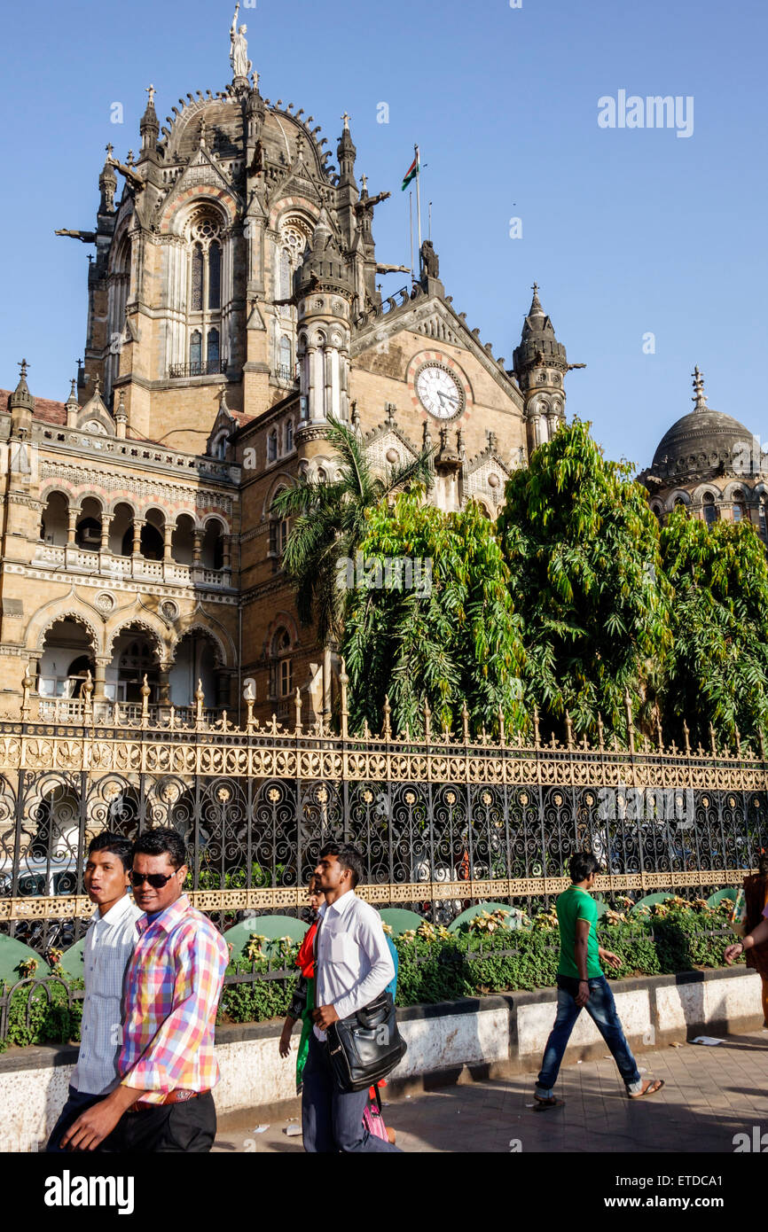 Mumbai Indien, Fort Mumbai, Chhatrapati Shivaji Central Railways Station Terminus Area, viktorianische Itanitianische gotische Wiederbelebungsarchitektur, traditionelle Mugha Stockfoto
