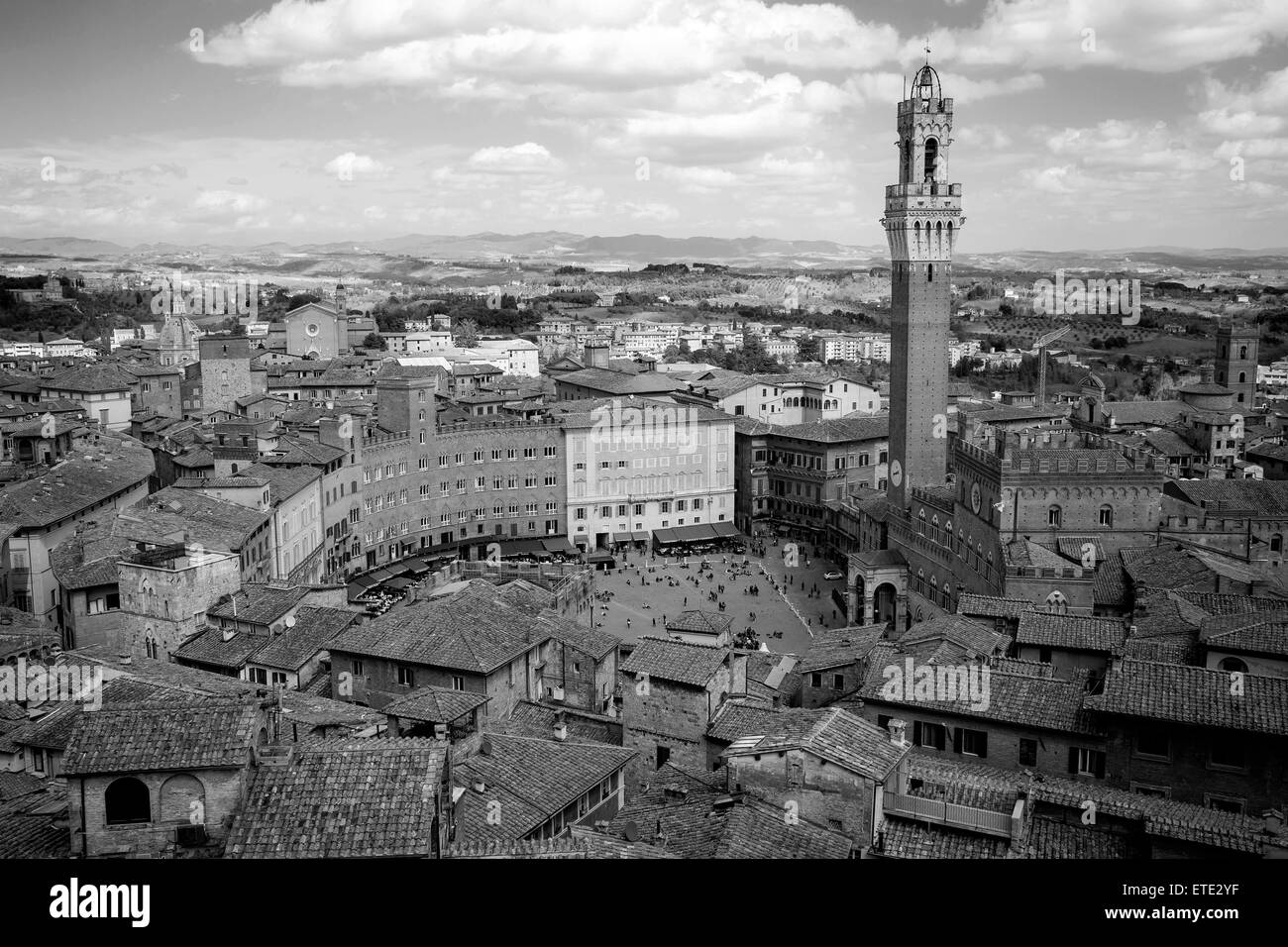 Campo-Platz mit Mangia Turm, Siena, Italien Stockfoto