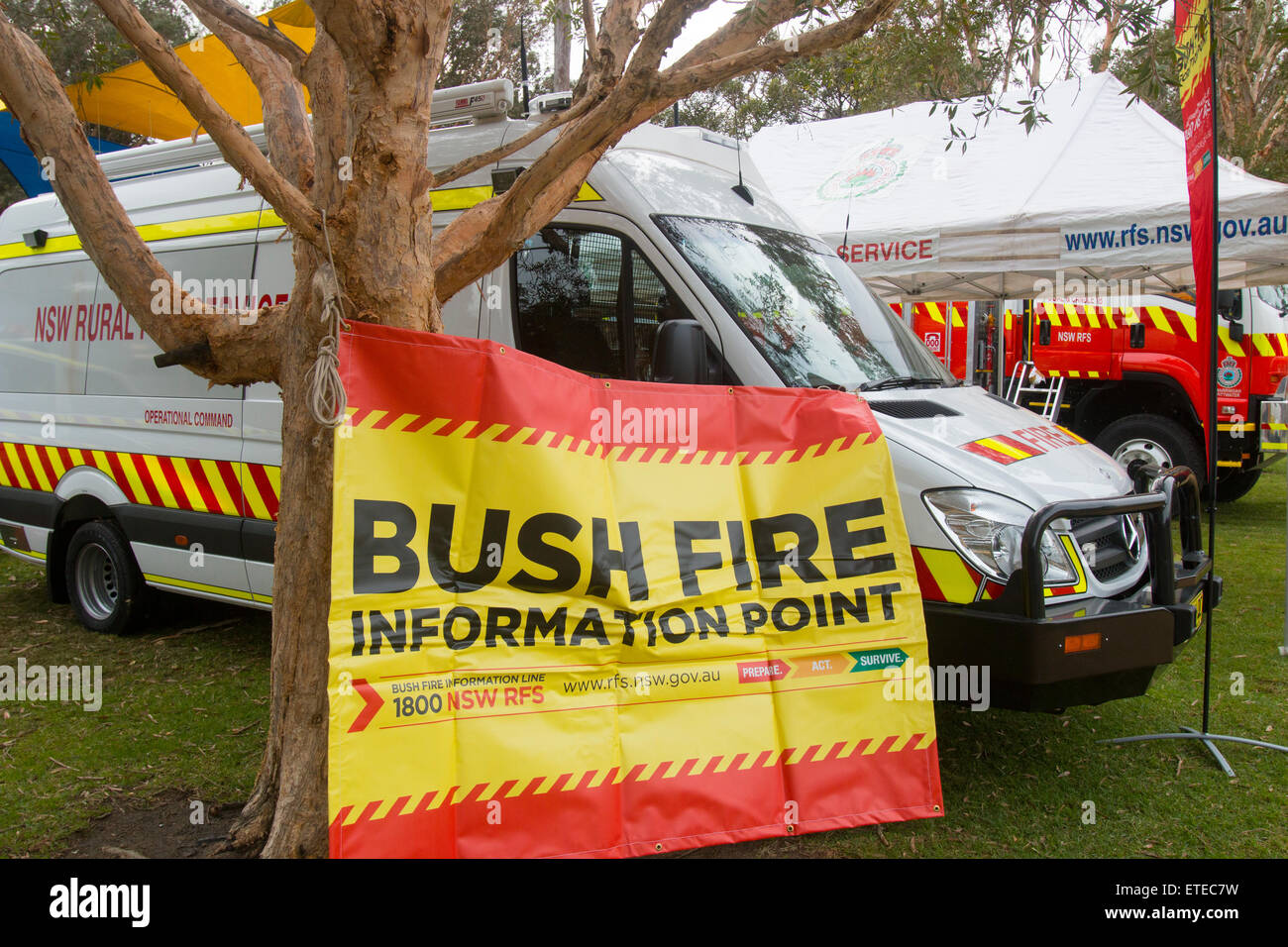 New South Wales NSW ländlichen Freiwillige Feuerwehr und ihre LKW Löschfahrzeuge am Avalon Beach military Tattoo, Sydney, Australien Stockfoto