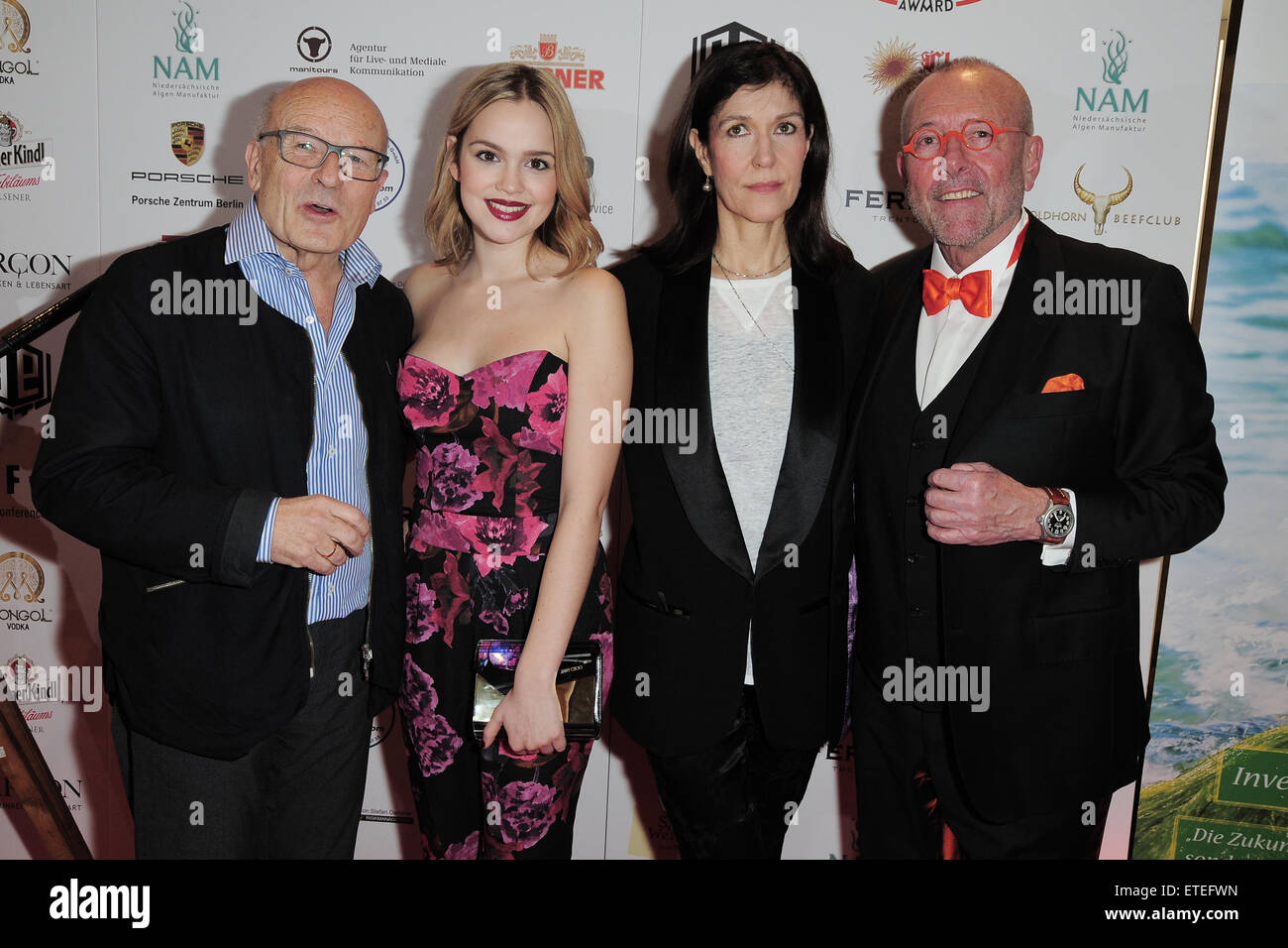 Prominenten Besuch Askania Award 2015 im Kempinski Bristol Berlin Featuring: Volker Schloendorff, Emilia Schuele, Ute Wieland, Leoanhard R.Mueller wo: Berlin, Deutschland bei: 3. Februar 2015 Credit: WENN.com Stockfoto