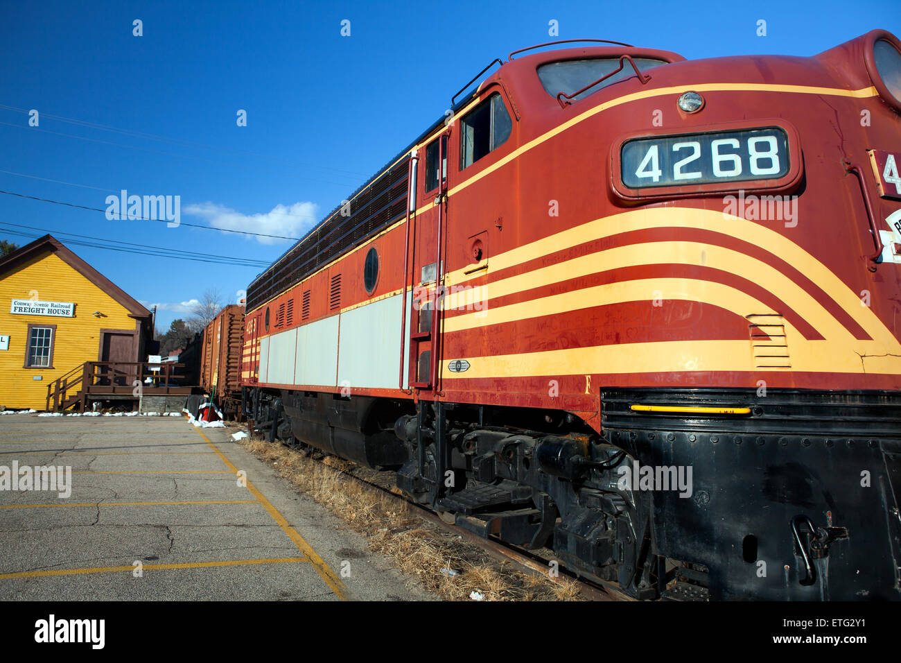 Pensionierte Boston und Maine F7A #4268 Diesel-Zug Motor der Conway Scenic Railroad in North Conway, NH, USA. Stockfoto
