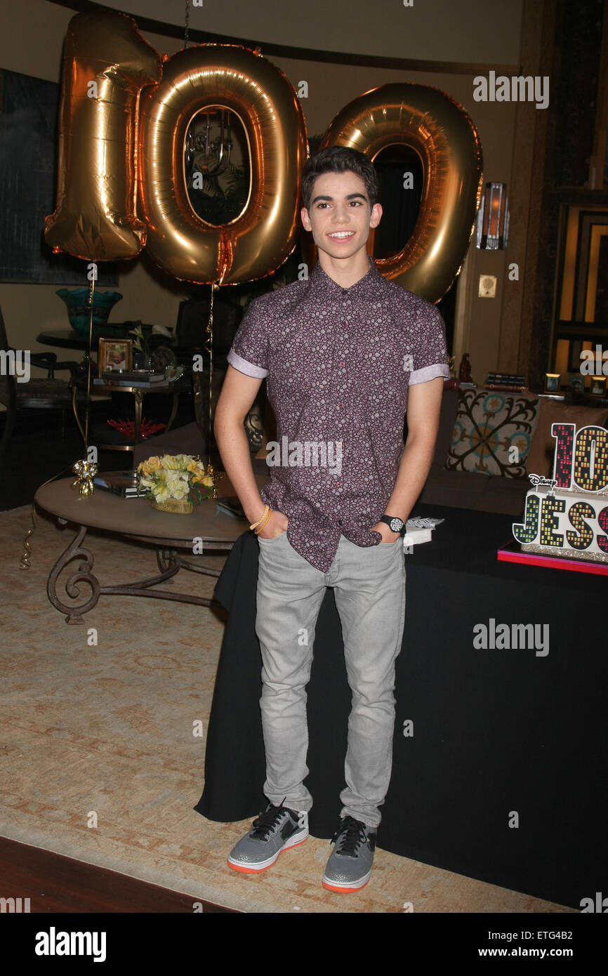 Disney Channel Jessie Feiert 100 Episoden Mit Cameron Boyce Where Los Angeles California Vereinigte Staaten Von Amerika Bei Kredit 12 Februar 2015 Nicky Nelson Wenn Com Stockfotografie Alamy