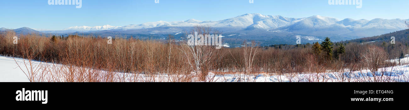 Winterpanorama der schneebedeckten White Mountain National Forest, bekannt als die Presidential im nördlichen New Hampshire, USA. Stockfoto