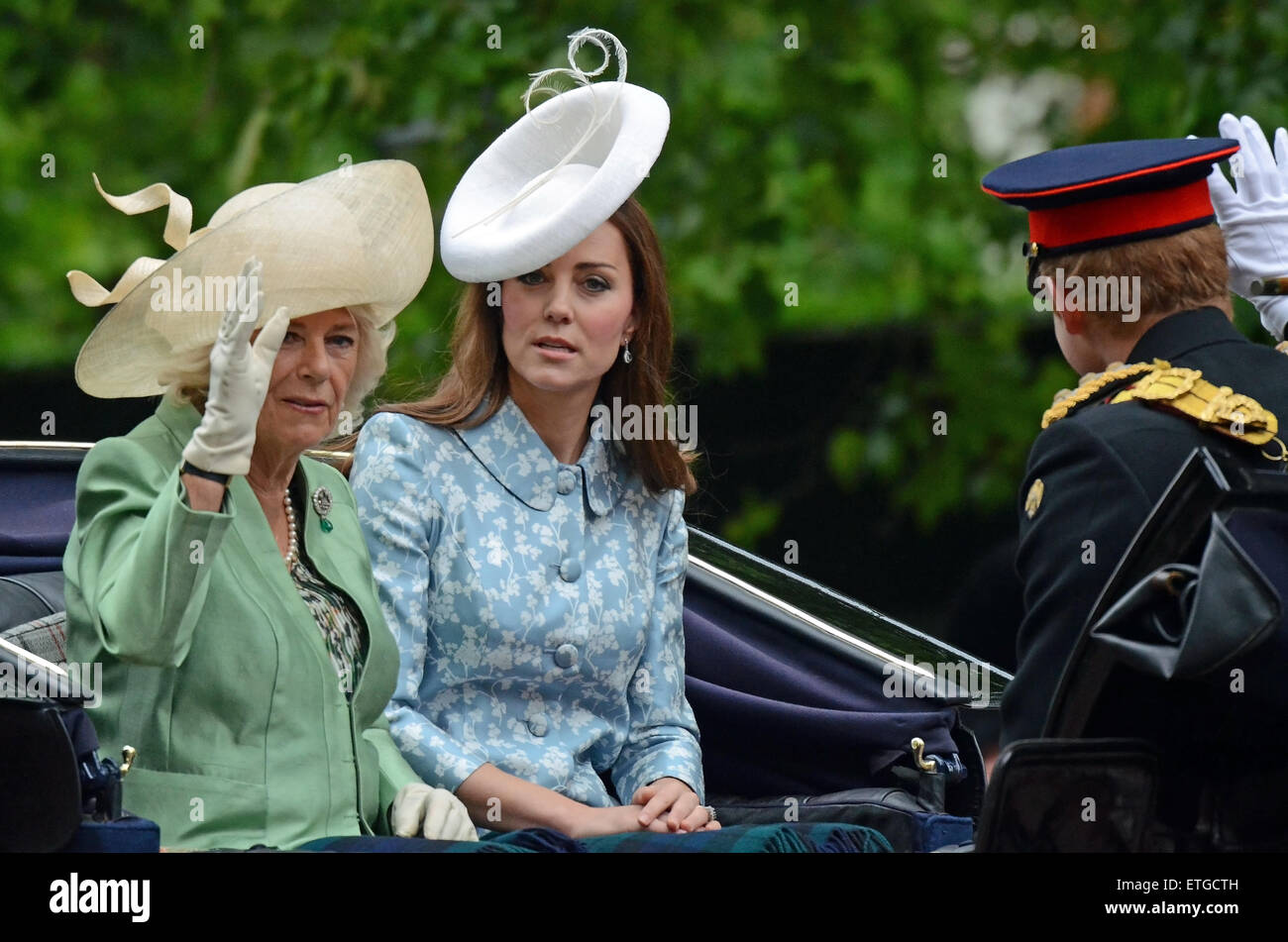 Herzogin von Cambridge und die Herzogin von Cornwall. Trooping der Farbe in der Mall. London, Großbritannien. Kate Middleton Stockfoto