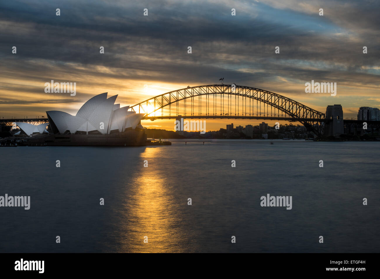 Sonnenuntergang am Sydney Opera House und Harbour Bridge Stockfoto