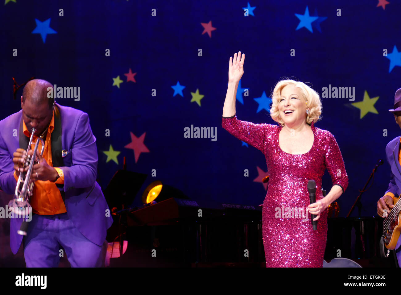 Boston, USA. 12. Juni 2015. Die Diva Bette Midler in Boston 12 Juni 2015 Stockfotos & 12 Juni 2015 Bilder Alamy