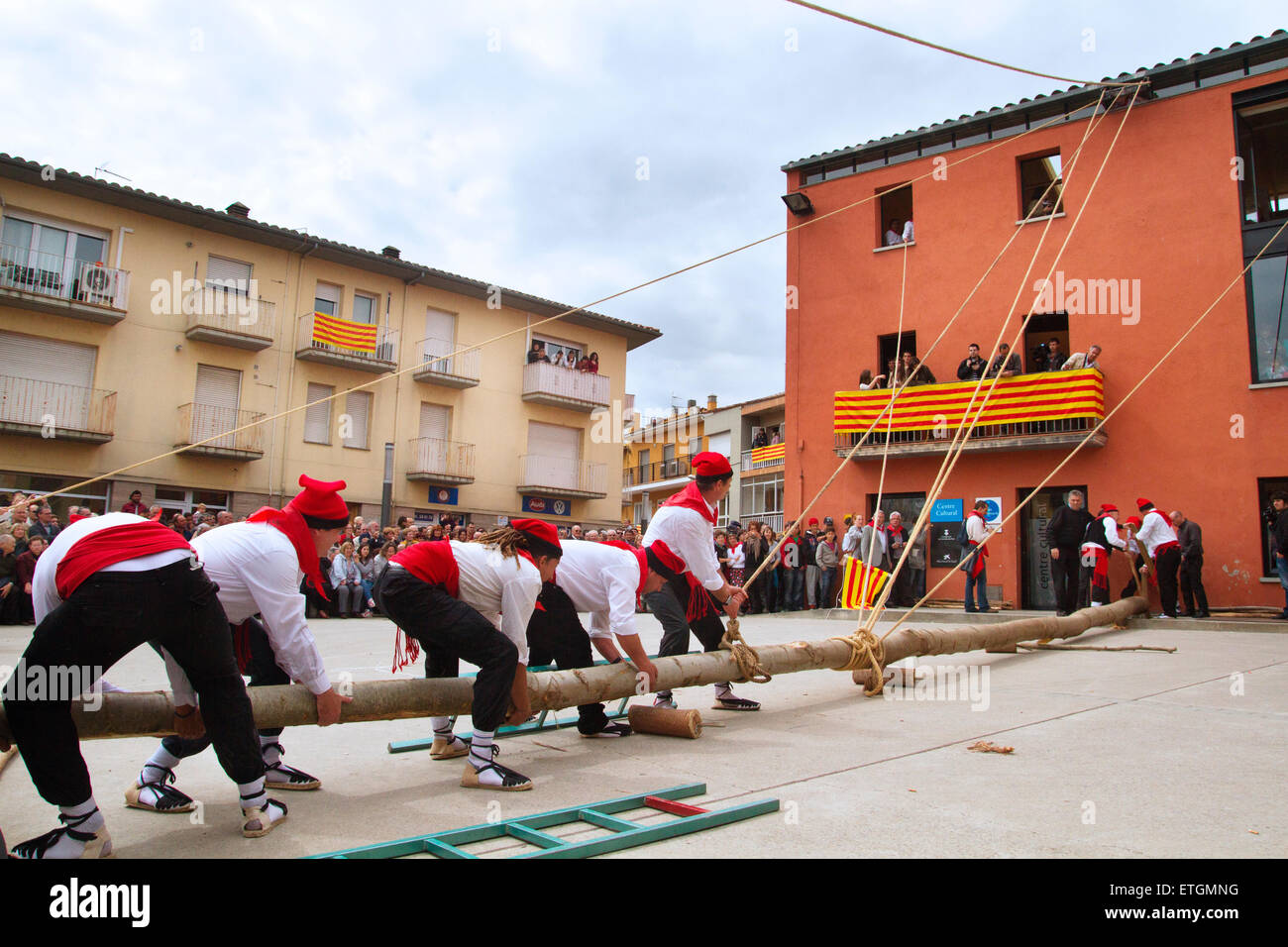 Festa de l ' Arbre ich Ball del Cornut in Cornellà de Terri. Stockfoto
