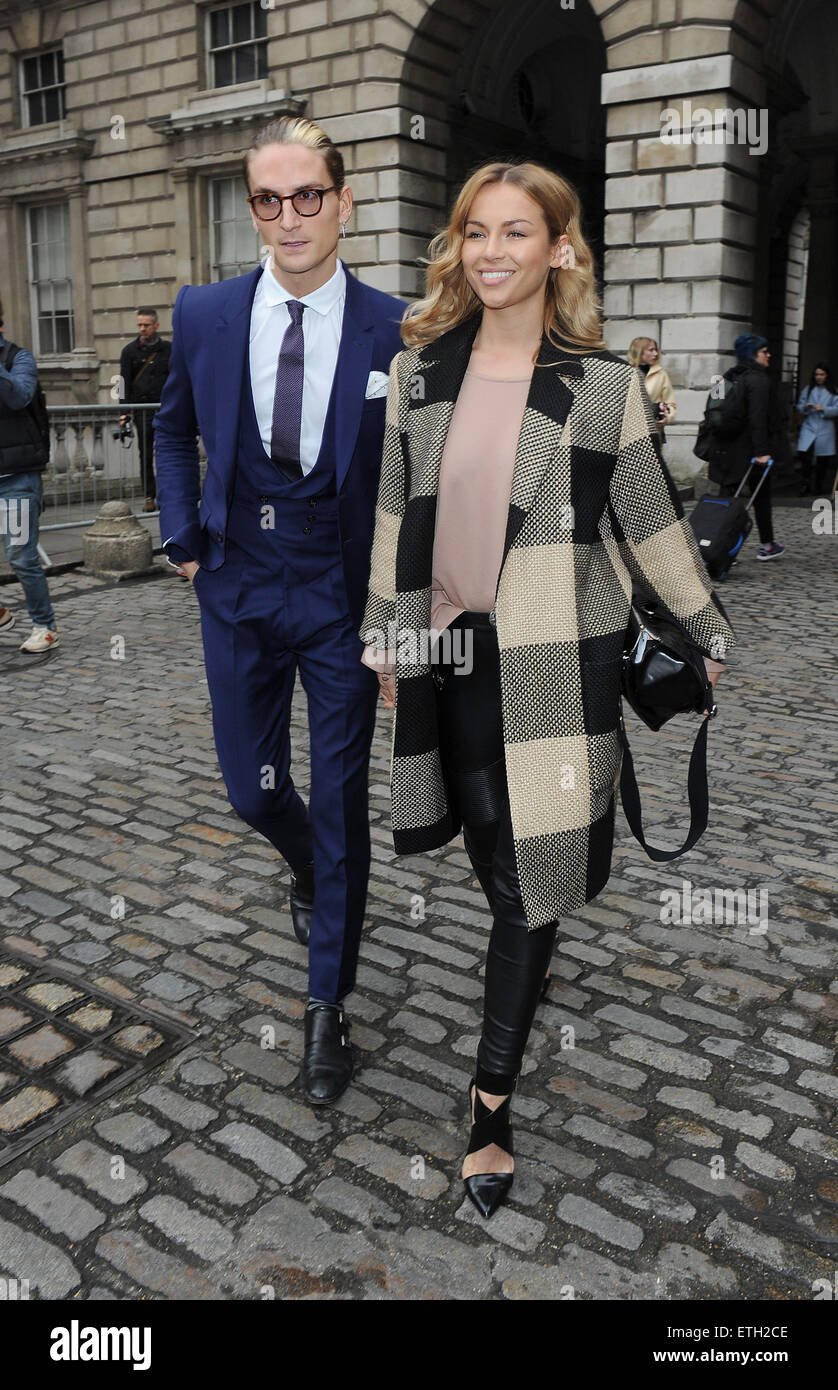 London Fashion Week Herbst/Winter 2015 - Bora Aksu - Ankünfte mit: Oliver Proudlock, Emma Louise Connolly wo: London, Vereinigtes Königreich bei: Kredit-20. Februar 2015: Wille Alexander/WENN.com Stockfoto