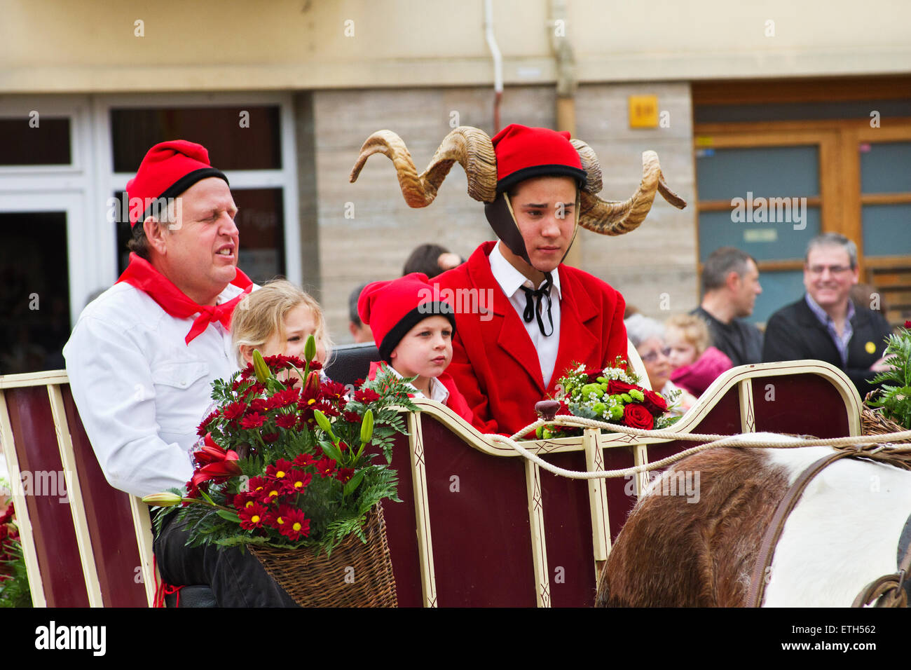 Festa de l ' Arbre ich Ball del Cornut in Cornellà de Terri. Stockfoto