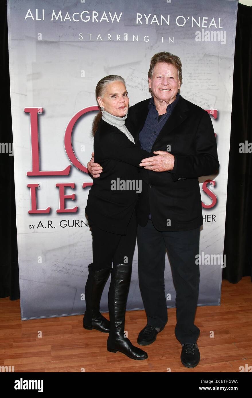 Die Stars des Films 1970 Liebesgeschichte vereinen während der Proben für die kommende Tour-Produktion von Love Letters, Shetler Studios.  Mitwirkende: Ali MacGraw, Ryan O'Neal wo: New York, New York, Vereinigte Staaten von Amerika bei: Kredit-24. Februar 2015: Joseph Marzullo/WENN.com Stockfoto