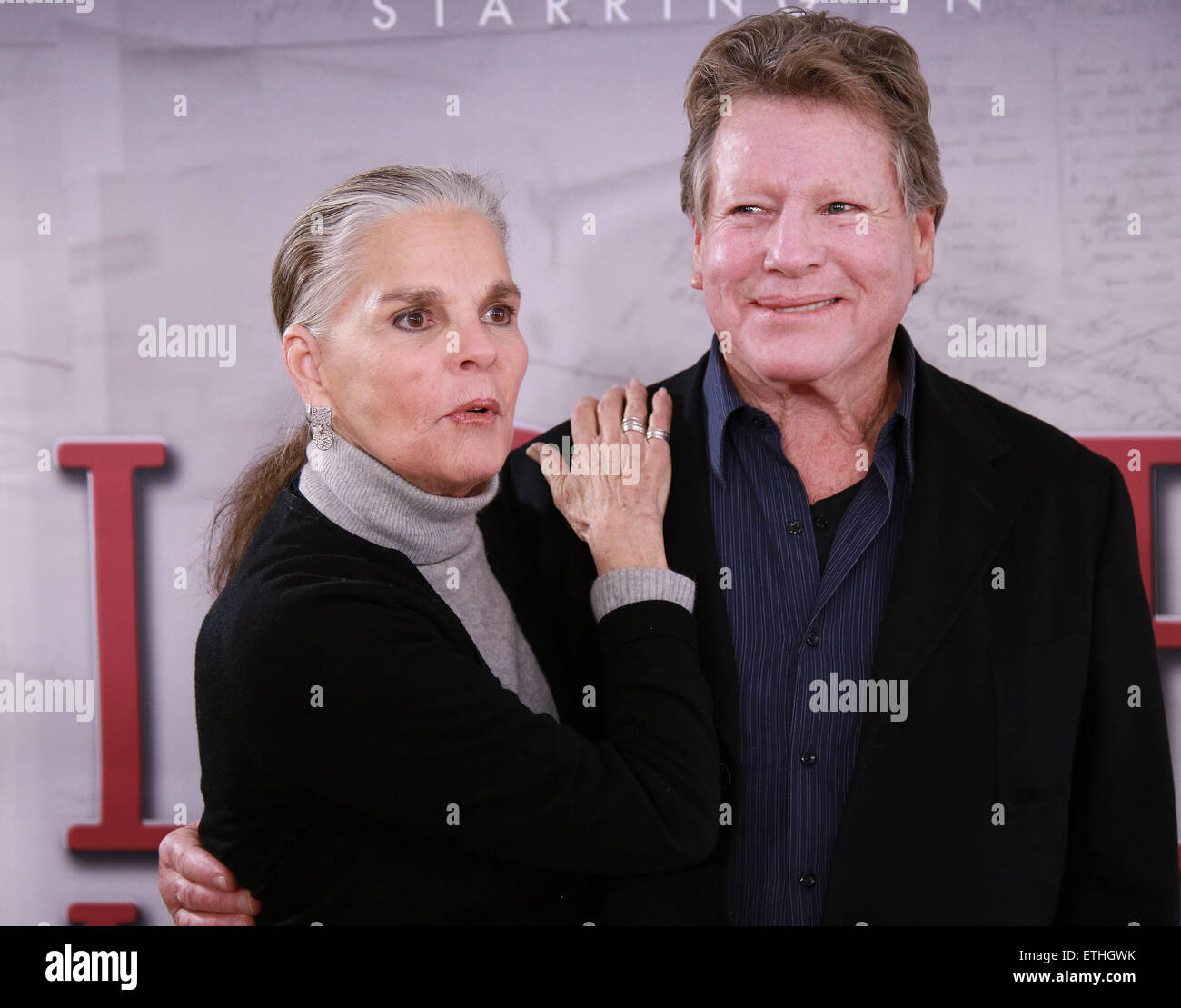 Die Stars des Films 1970 Liebesgeschichte vereinen während der Proben für die kommende Tour-Produktion von Love Letters, Shetler Studios.  Mitwirkende: Ali MacGraw, Ryan O'Neal wo: New York, New York, Vereinigte Staaten von Amerika bei: Kredit-24. Februar 2015: Joseph Marzullo/WENN.com Stockfoto