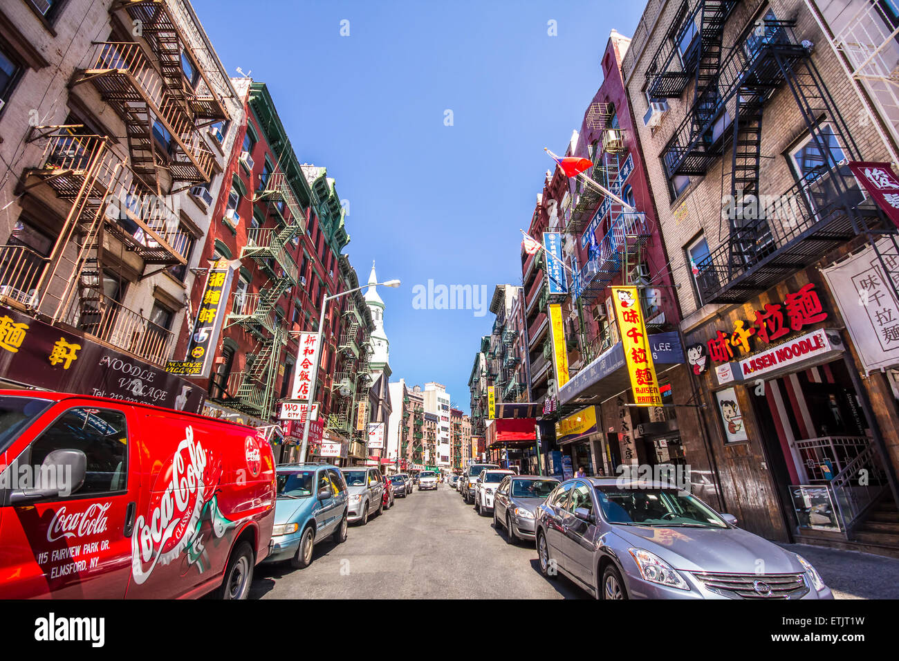 New York City - 29. August 2012: Streetview von Chinatown entlang Mott Street in New York City aus gesehen Stockfoto