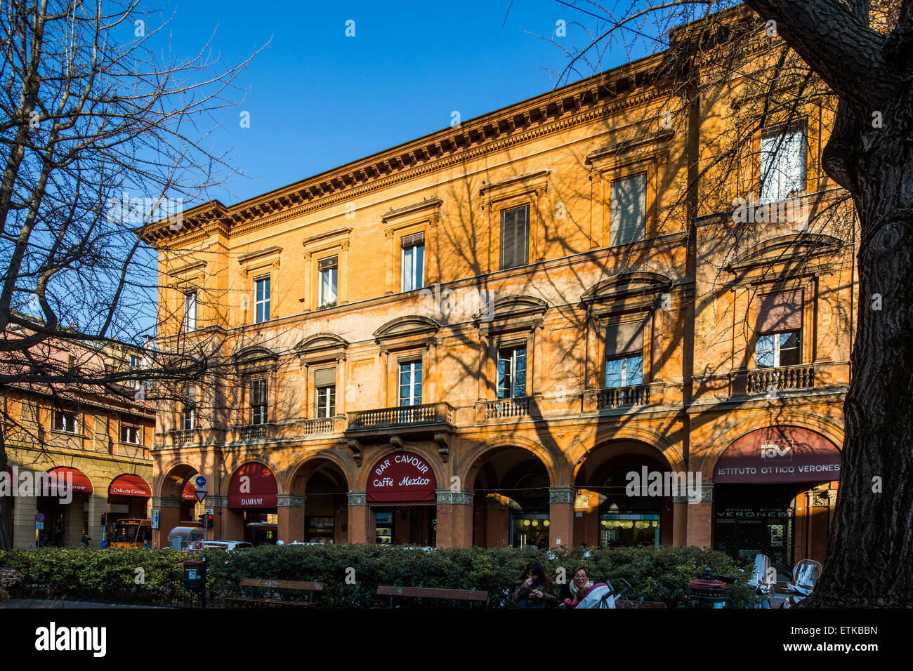 Piazza Cavour Bologna Italien Stockfotografie Alamy