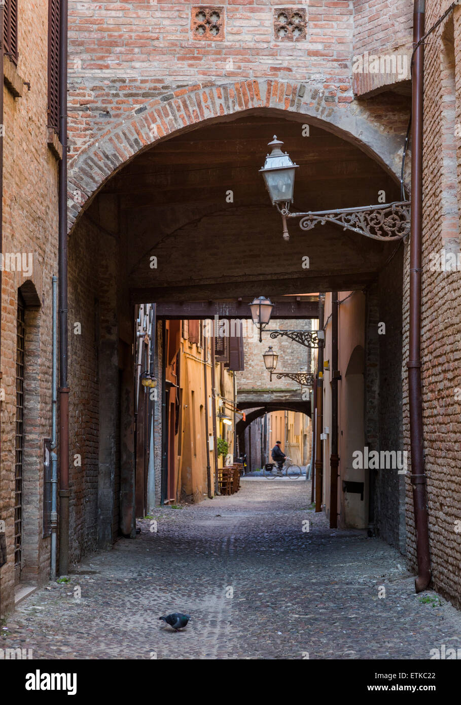 Detail der gewölbte Durchgang, Altstadt, Ferrra, Italien Stockfoto
