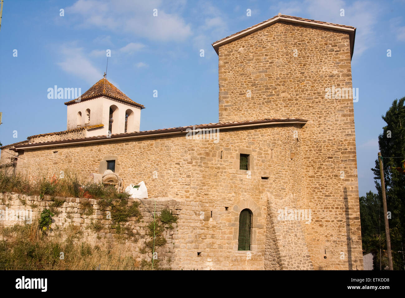 Kirche Sant Miquel de Palol de Revardit und Schloss. Palol de Revardit. Stockfoto