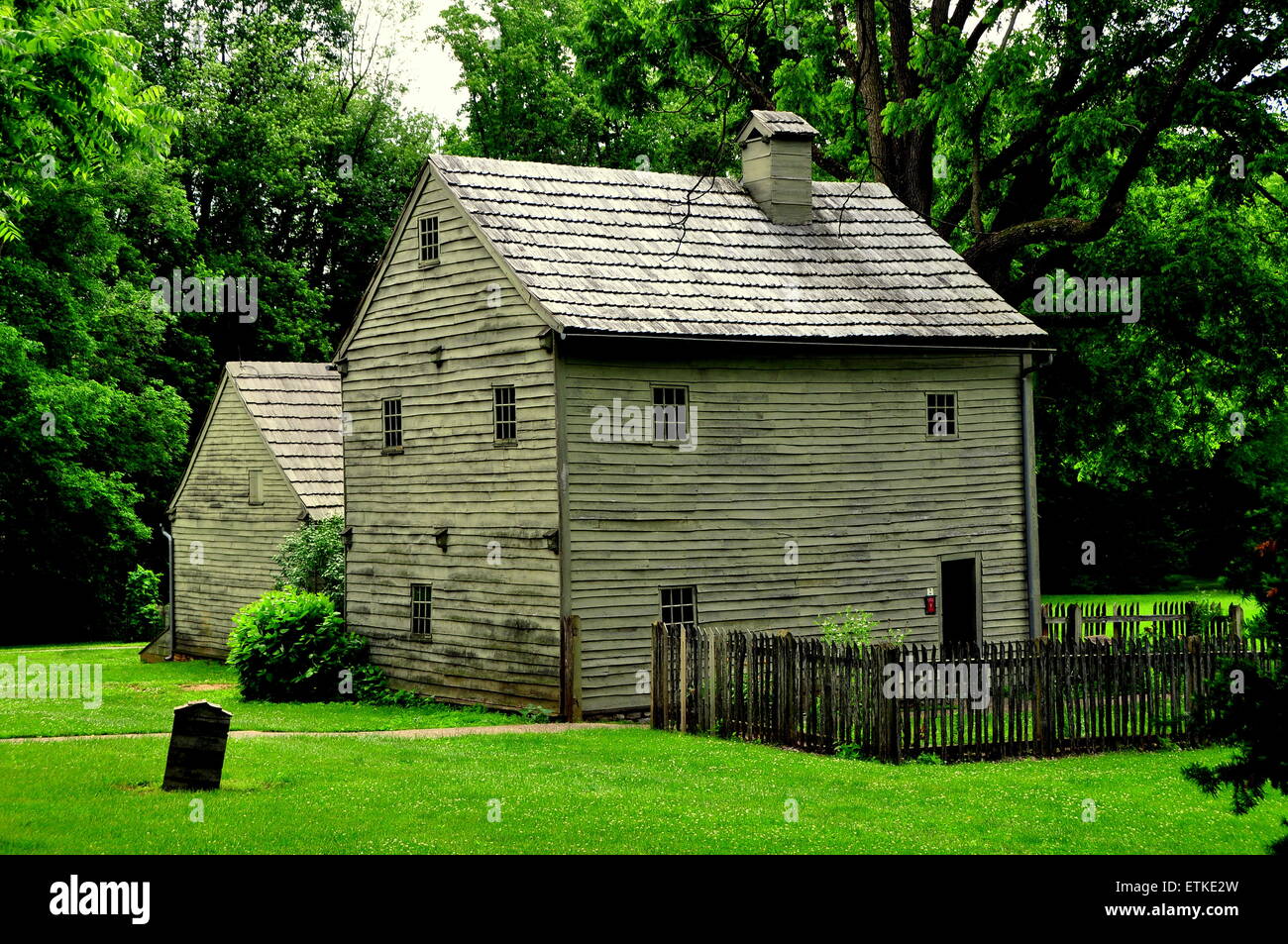 Ephrata, Pennsylvania: Circa 1740 Holzhaus des Gründers Conrad Beissel im 18. Jahrhundert Ephrata Kloster Stockfoto