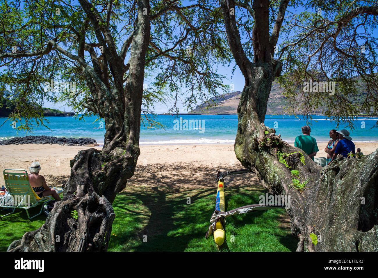 Touristen genießen den Strand und Wasser, Kaua'i Marriott Resort; Kalapaki Bay, Kaua ' i, Hawaii, USA Stockfoto