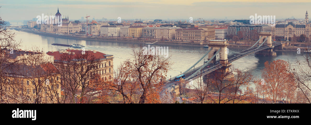 Aussichtspunkt Panorama von Budapest über Kettenbrücke Stockfoto