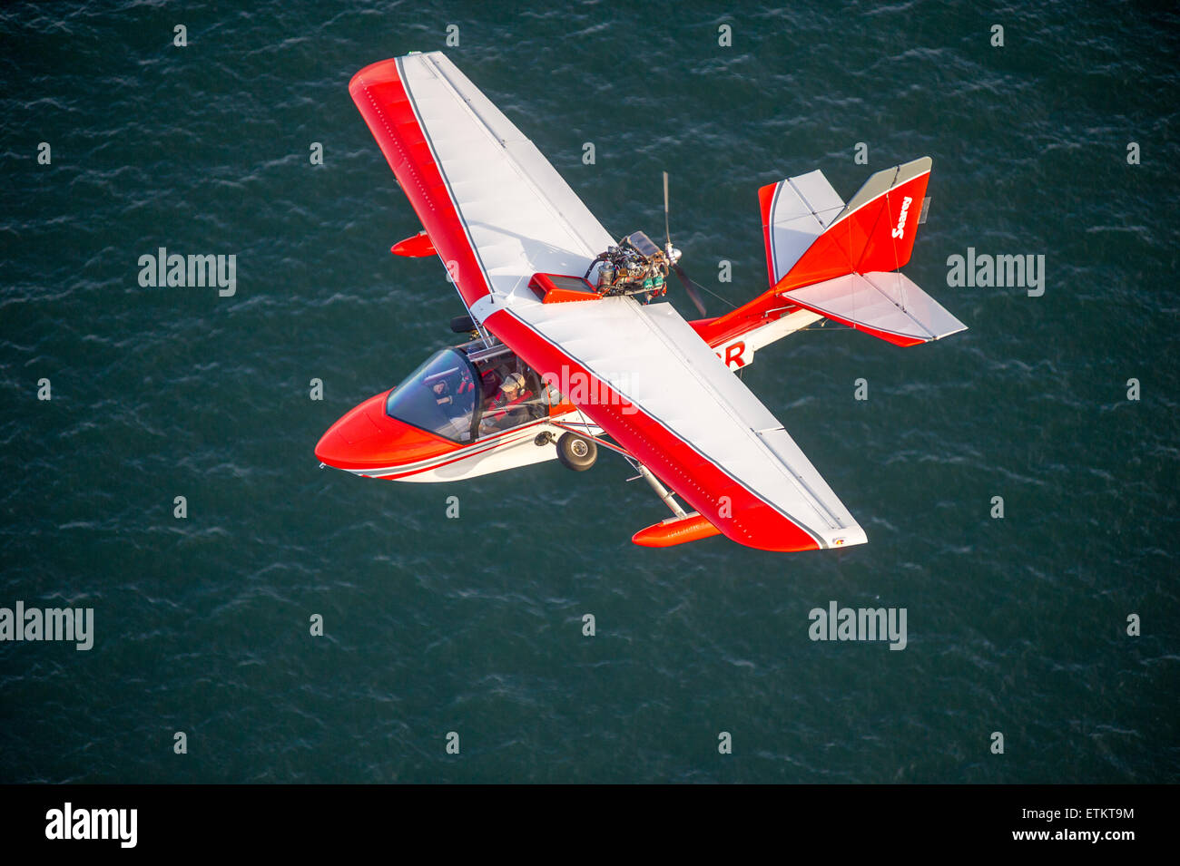 Searey, einem kleinen Wasserflugzeug fliegen über die Chesapeake Bay in Maryland, USA Stockfoto