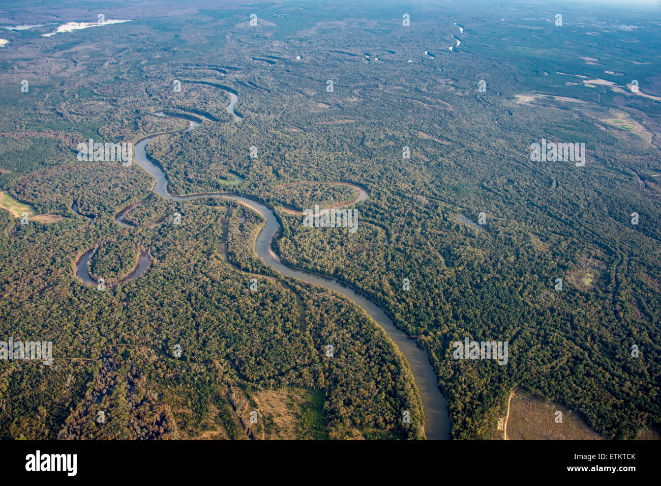 Luftaufnahme des Flusses in Osteuropa, USA Stockfoto